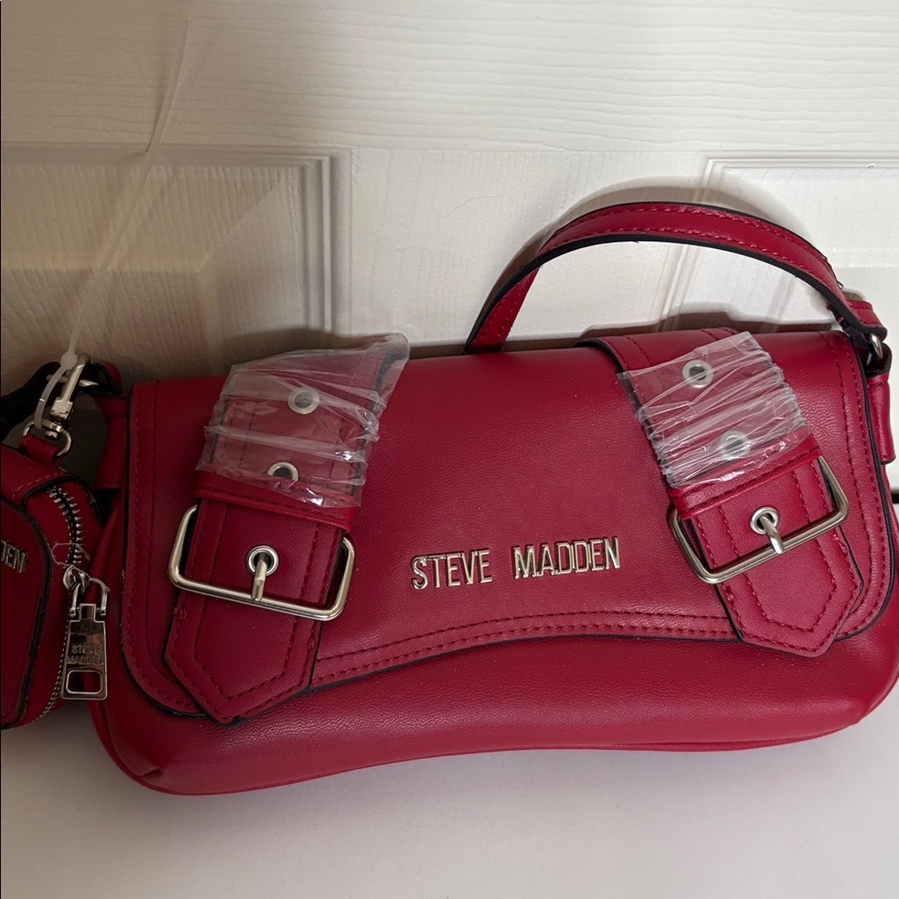 Steve Madden Shoulder Bag Handbag Red Faux leather 
NWOT buckles Y2K inspired